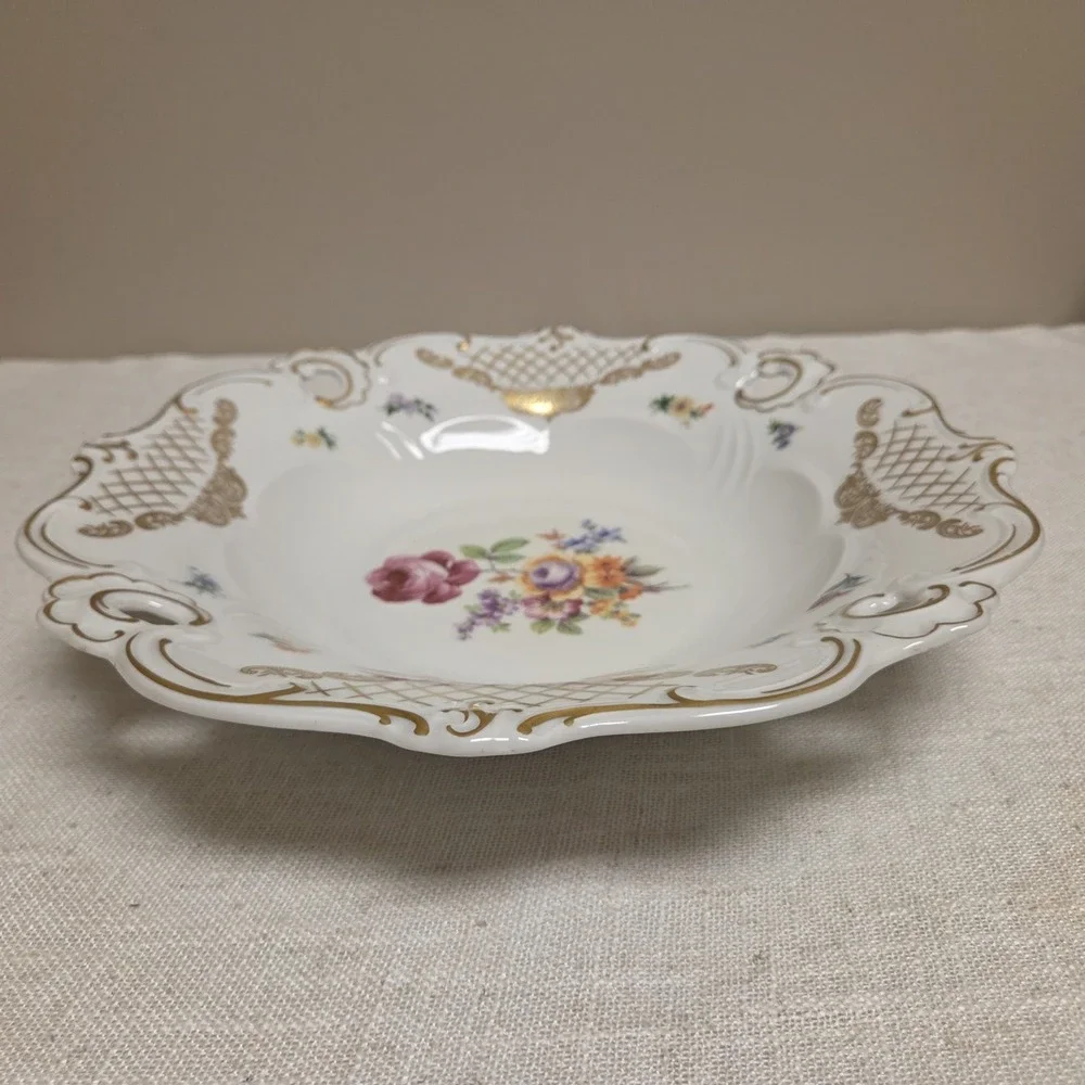 Weimar Porzellan GDR Dish/Bowl‎ with Gold Accents, Glossy Finish